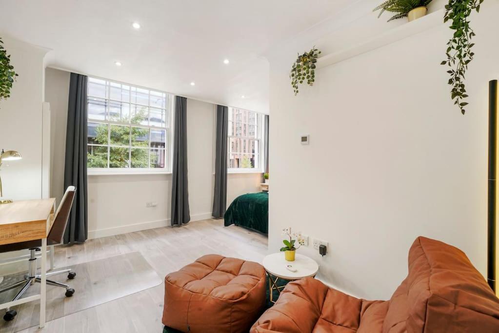 Modern 2 Bedroom Apartment In The Heart Of Londra Esterno foto